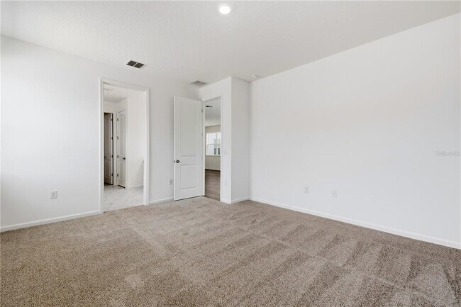Building Photo - 17049 Haggerty Hollow Dr