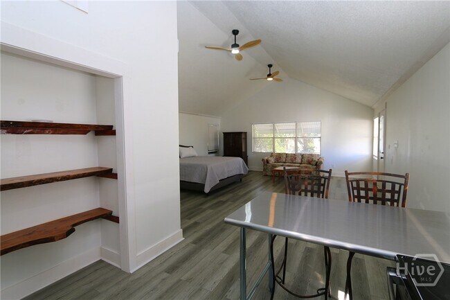 Building Photo - 201 Lovell Ave