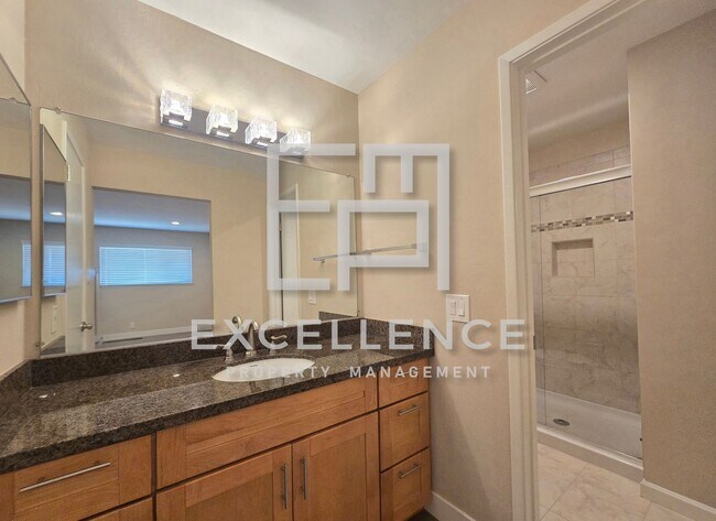 Building Photo - Fabulous 2/2 Duplex with Garage,Cat OK, Patio, Granite Counters and Fireplace