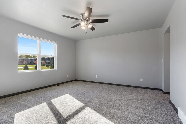 Building Photo - Diversity Duplex