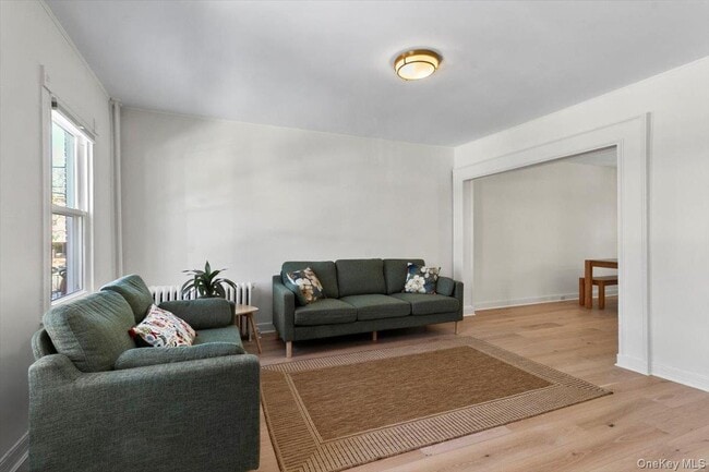 Building Photo - 8 S Cedar St