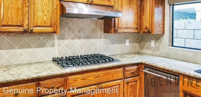 Building Photo - 4 br, 3.5 bath House - 111 Jade Avenue