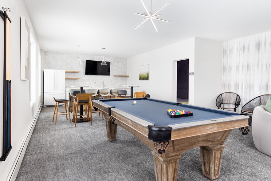 Clubroom - The Emery