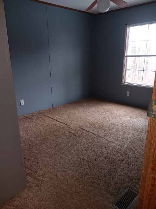 Building Photo - 430 Lytle Cove Rd