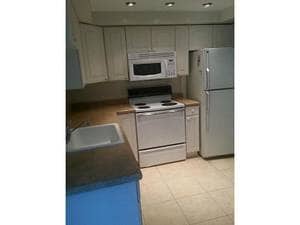 Kitchen - 15389 S Dixie Hwy