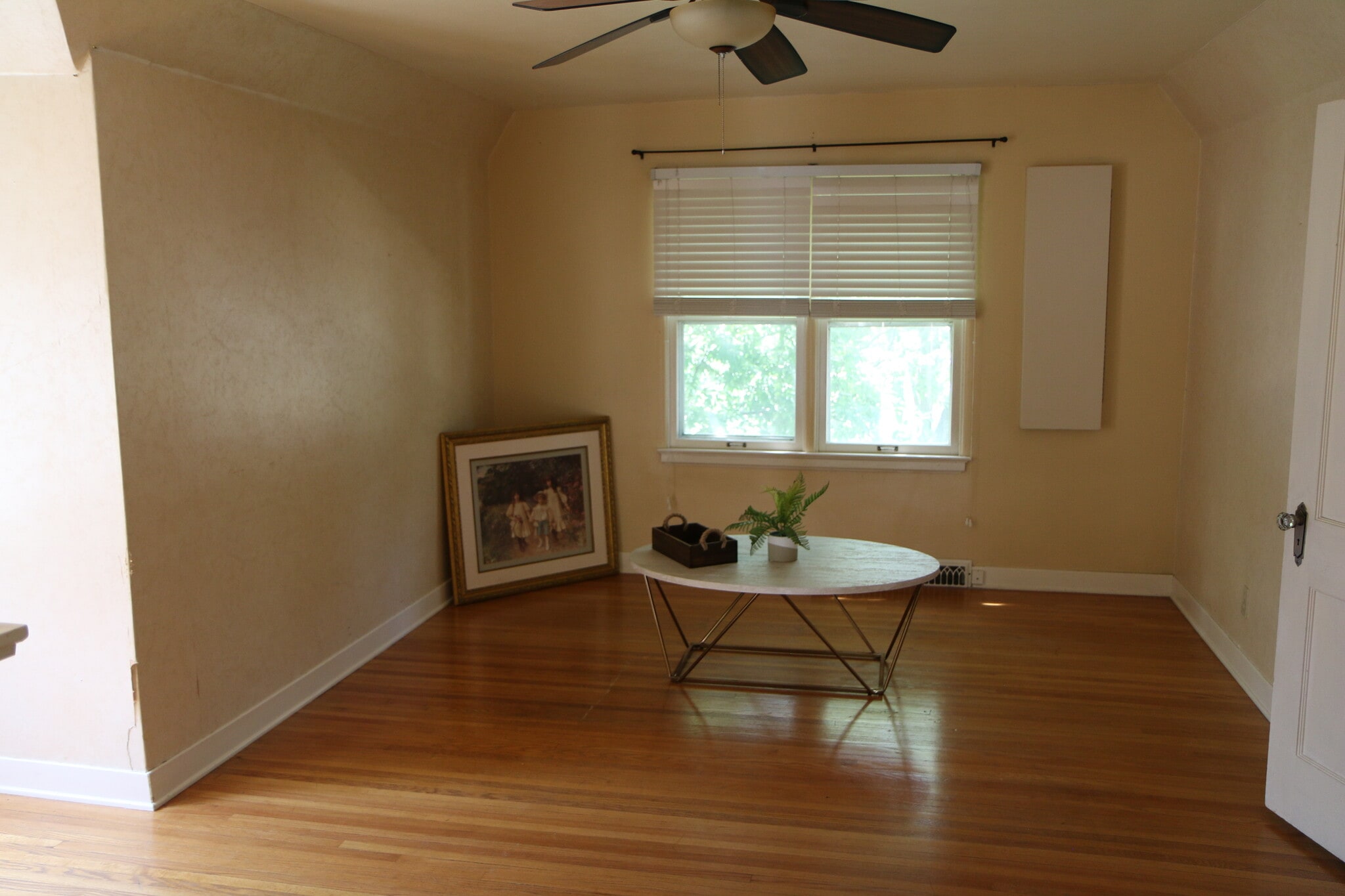 Building Photo - 620 E Wiswall Pl