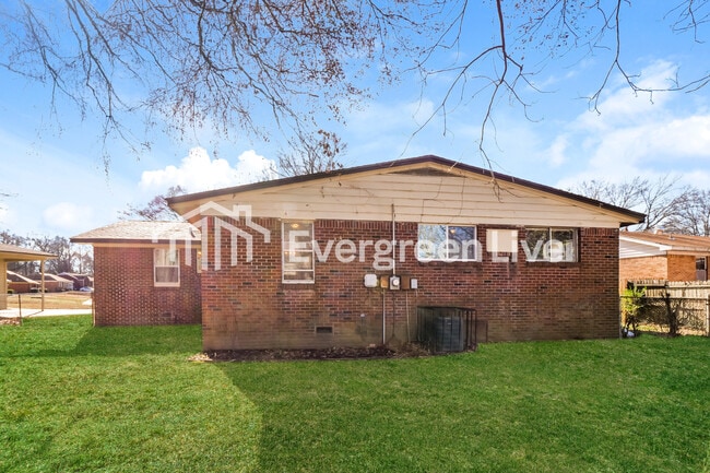 Building Photo - 3174 Beauchamp Dr