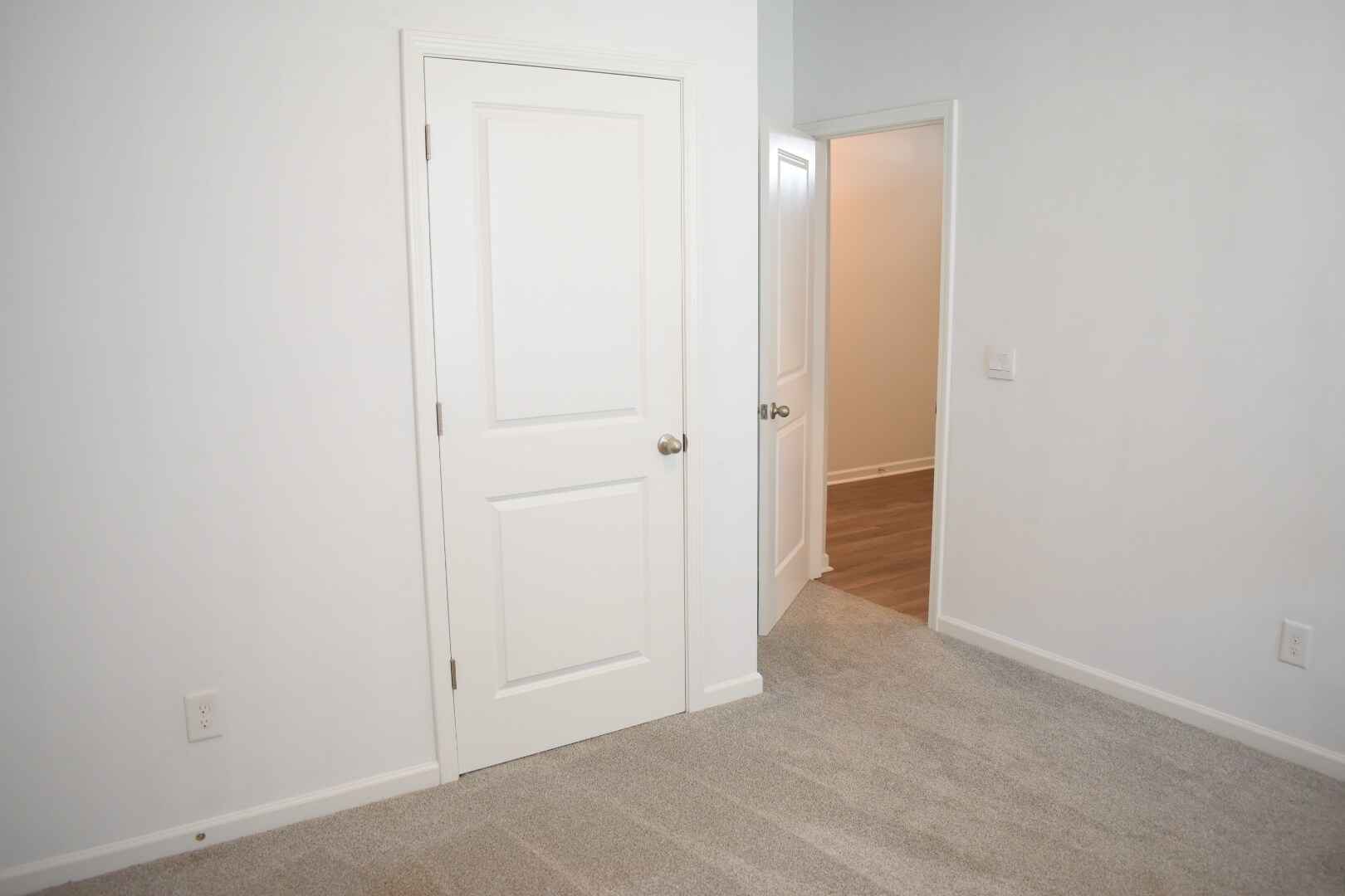 Building Photo - 832 Delta Ct