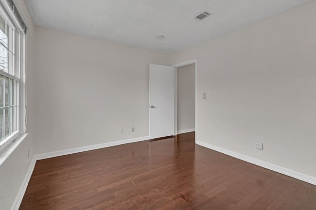 Building Photo - 2077 Nashboro Blvd