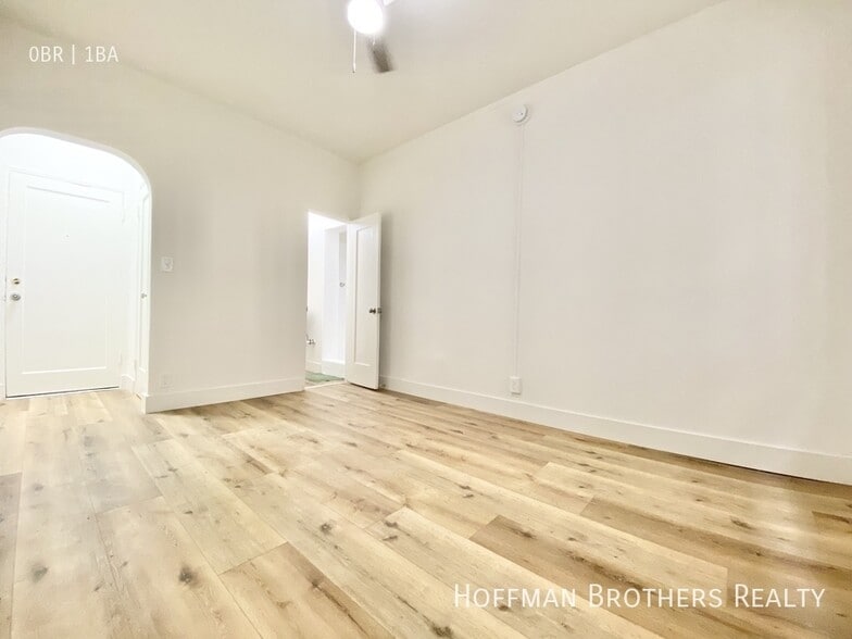 Building Photo - 103 S Edgemont St