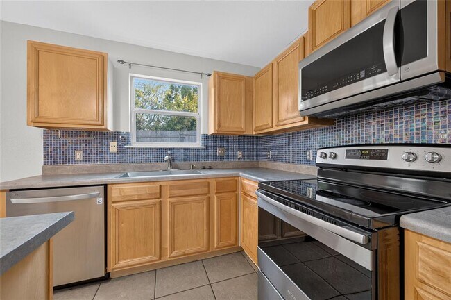 Building Photo - 13636 Merseyside Dr