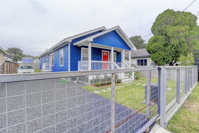 Building Photo - 808 E 32nd St