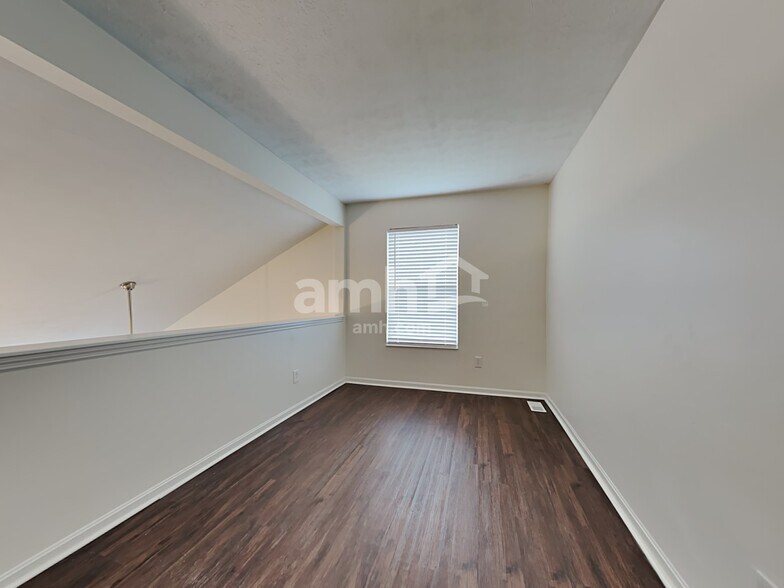 Building Photo - 15 Flamingo Ct