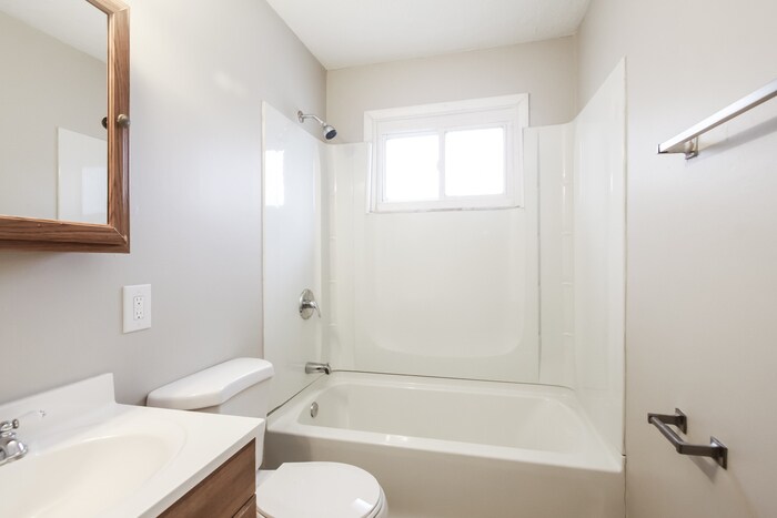 Building Photo - 8849 Kathleen St