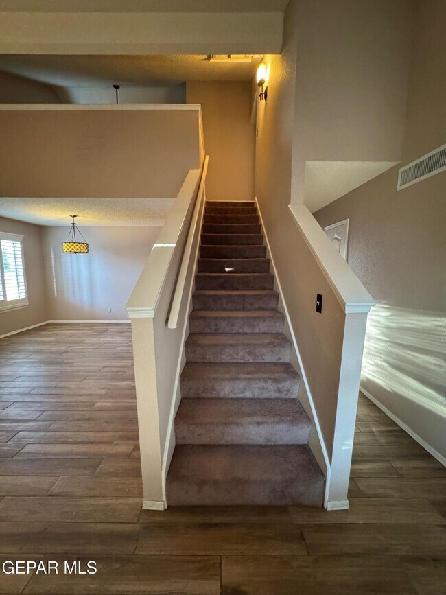 Building Photo - 1428 Beethoven Pl