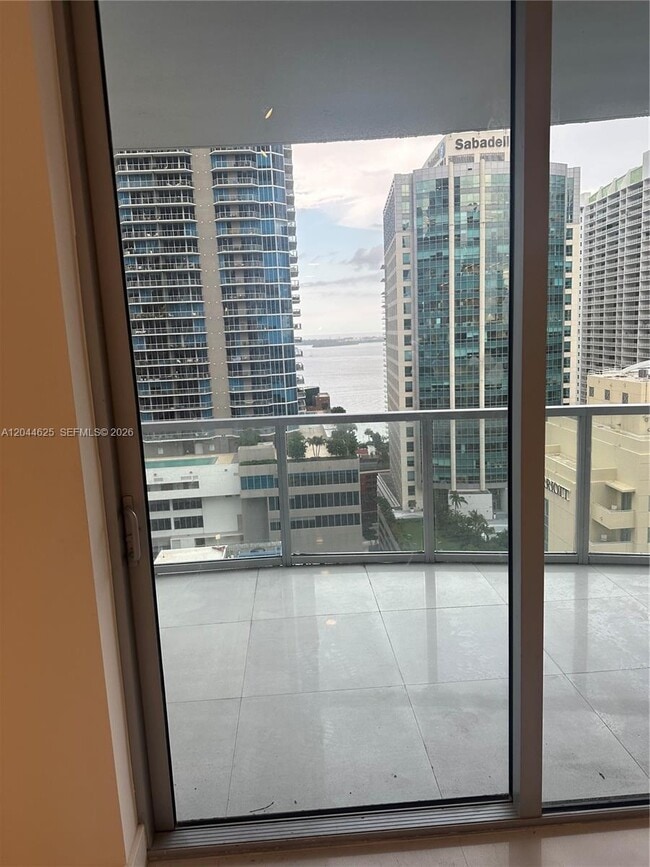 Building Photo - 1060 Brickell Ave