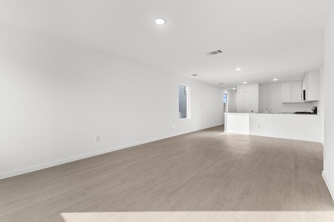 Building Photo - 3415 Rock Ml Dm