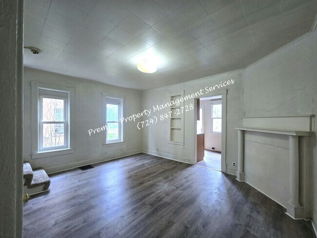 Building Photo - 125 N Chestnut St