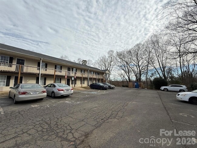 Building Photo - 320 Hamilton Dr NE