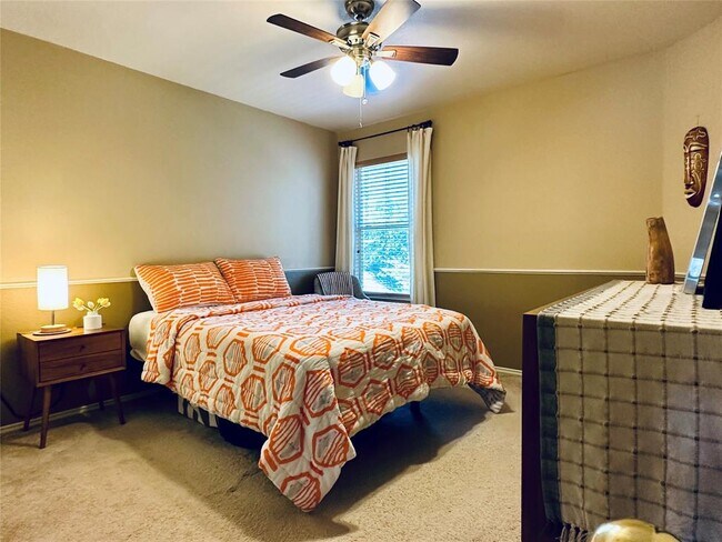 Building Photo - 8300 Alvin High Ln