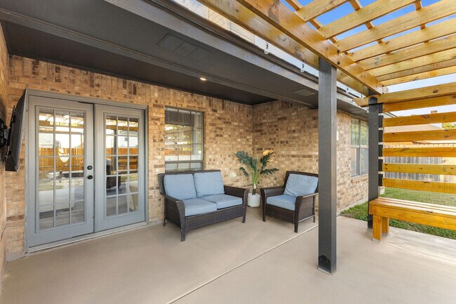 Building Photo - 506 James Loop