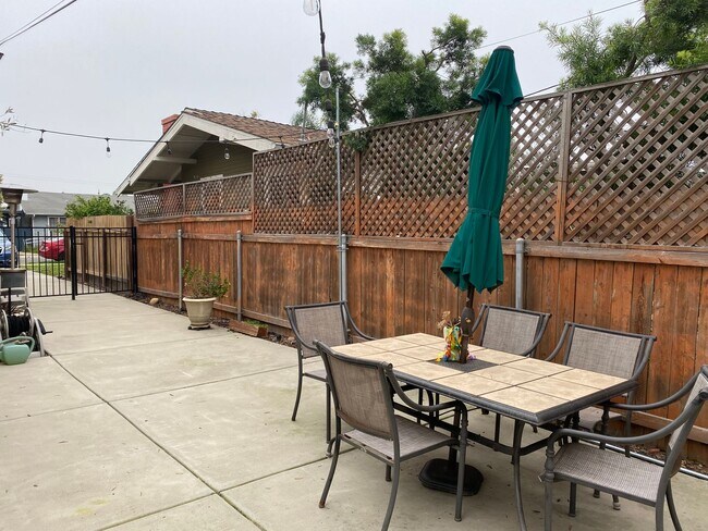 Building Photo - 3210 Felton St