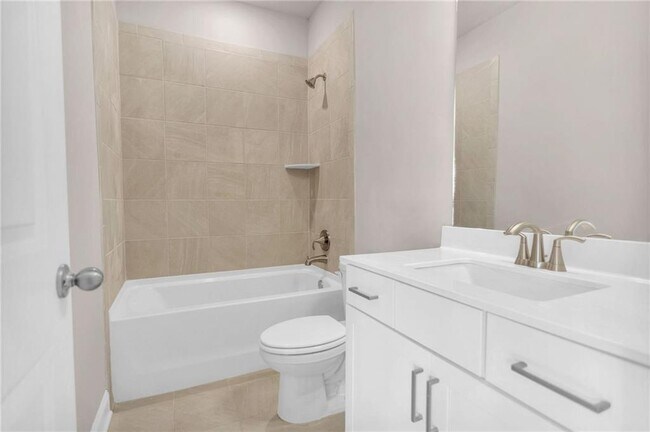 Building Photo - 423 Lincoln St