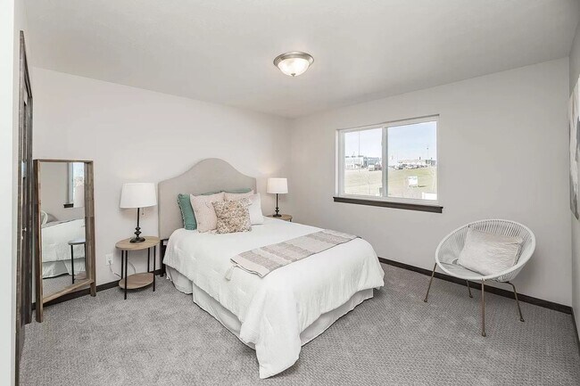 Building Photo - Beautiful new construction 3 bed/2.5 bath townhome