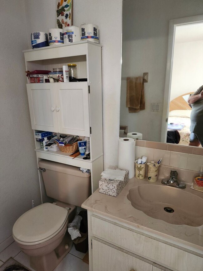 Building Photo - VERY NICE PORT CHARLOTTE HOME FOR ANNUAL RENT!