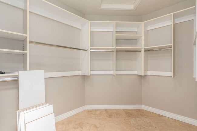 Building Photo - 10126 E Cochise Dr