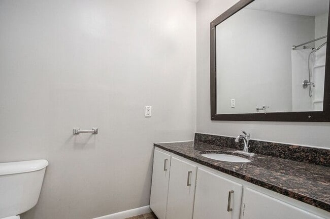 Building Photo - $1495 Charming, remodeled 3-Bed/1-Bath Ran...