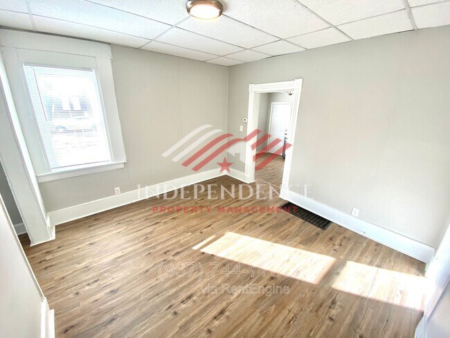 Building Photo - 906 Vine St