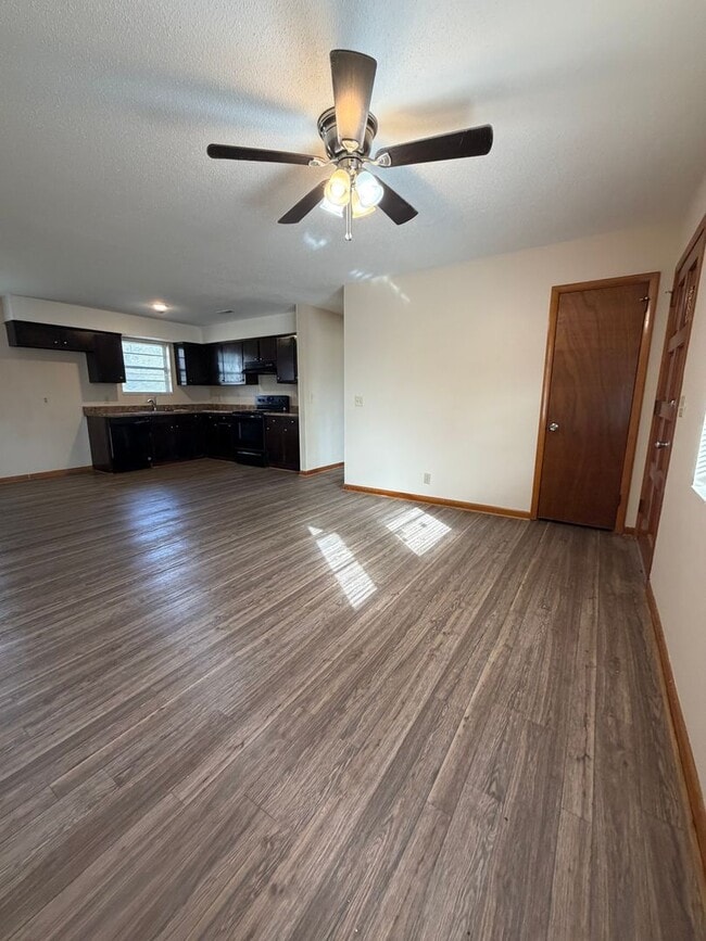 Building Photo - 189 Warden Dr