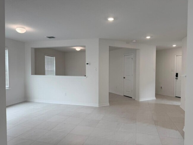 Building Photo - 7919 Mariposa Mnr