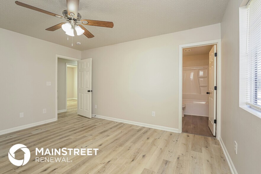 Building Photo - 1724 Hertford St