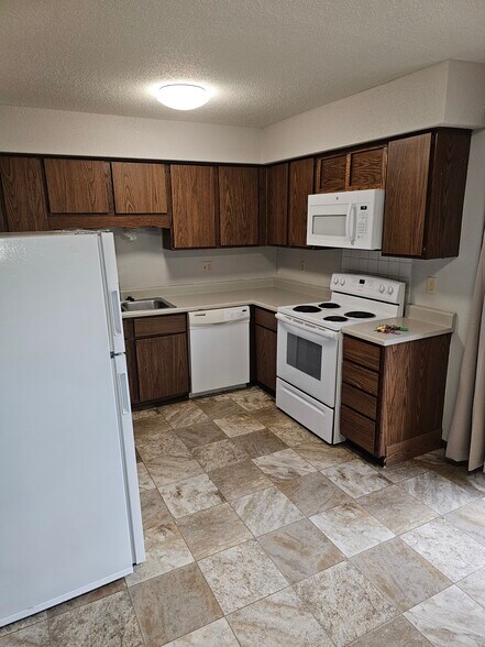 Building Photo - 2208 Piper Pl