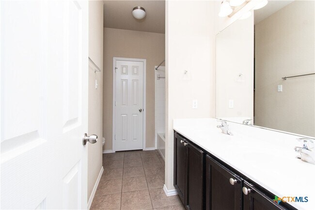 Building Photo - 7010 Cokui Dr