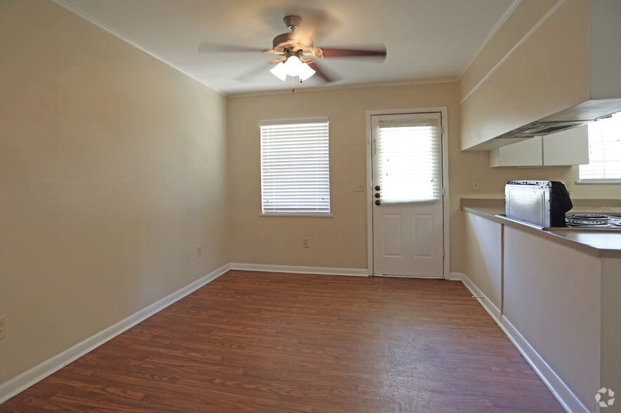 Deer Wood Apartments 110 Champions Dr Lufkin TX 75901 Apartment Finder