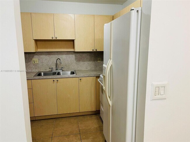 Building Photo - 8610 SW 149th Ave