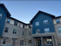 Building Photo - Elk Ridge Lodge