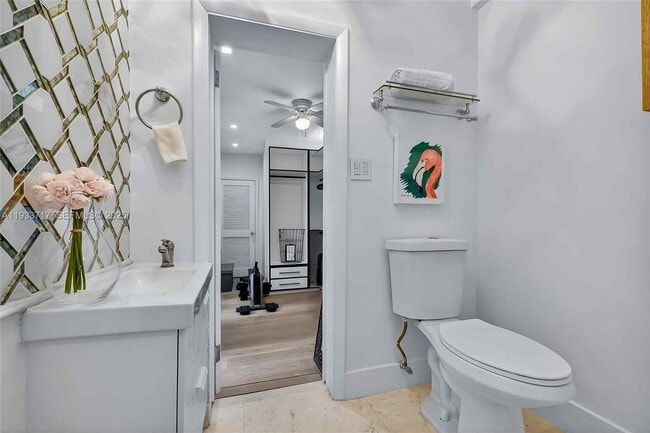 Building Photo - 800 NE 97th St