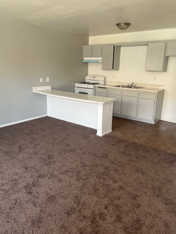 Building Photo - 18335 Montezuma St