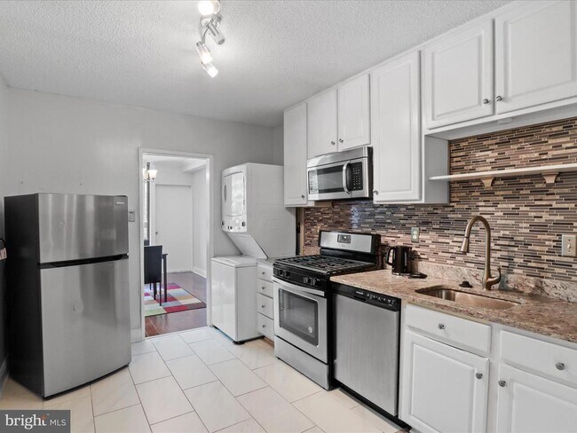 Primary Photo - 3705 S George Mason Dr