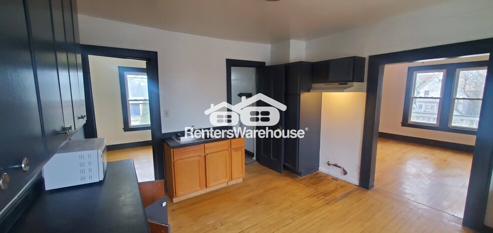 Building Photo - 2867 N Fratney St