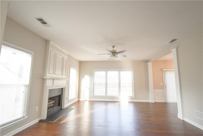 Building Photo - 4113 Glenaire Way NW