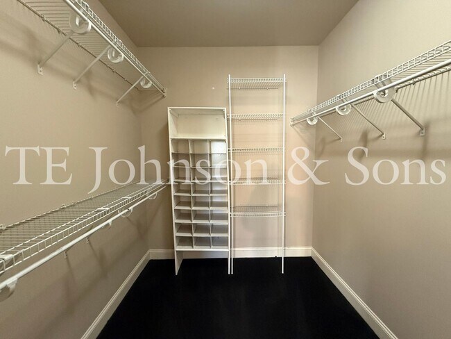 Building Photo - 5540 Brookberry Farm Rd