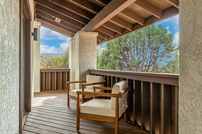 Building Photo - 32 San Patricio Dr