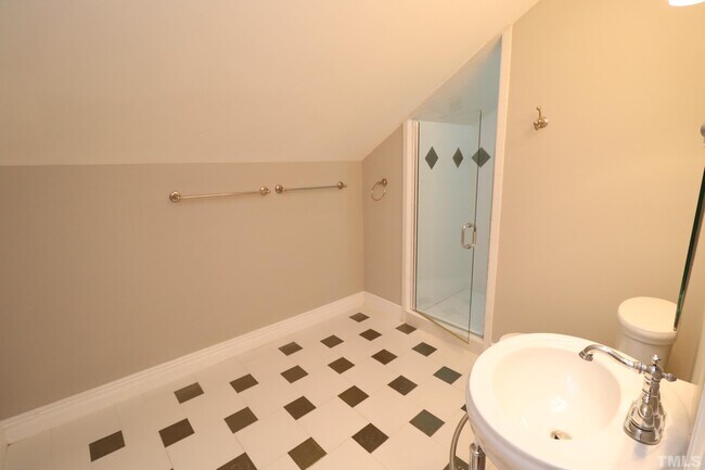 Building Photo - 100 Pebble Ridge Farms Ct