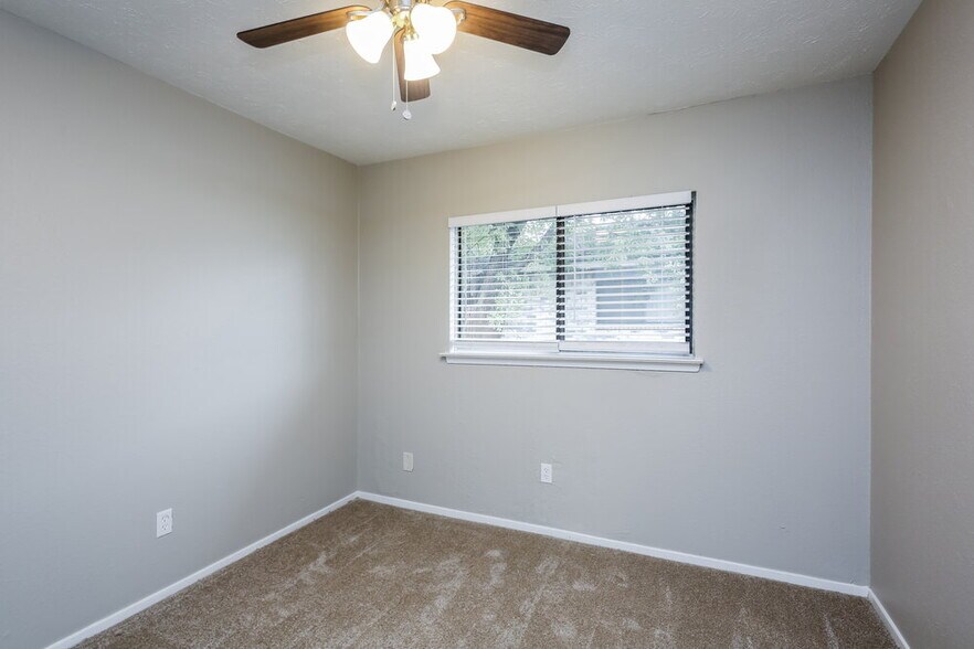 Building Photo - 3306 Seaboard Dr