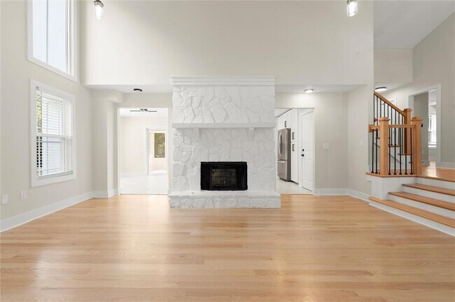 Building Photo - 404 Way Bridge Ct NE